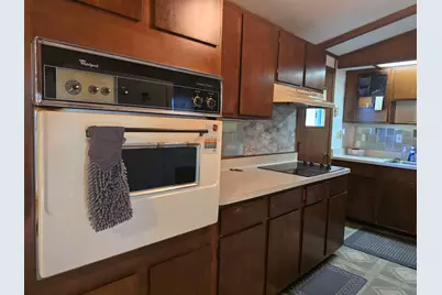 319 Rogers Road, Carthage, IL 62321 - Photo 7