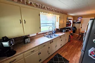 227 E Bennett St, Salem, IL 62881 - Photo 7