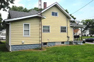 227 E Bennett St, Salem, IL 62881 - Photo 3