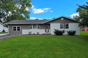 346 Woodland Dr, Salem, IL 62881 - Photo 1