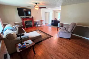 346 Woodland Dr, Salem, IL 62881 - Photo 9