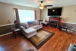 346 Woodland Dr, Salem, IL 62881 - Photo 7