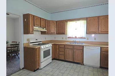 237 W Locust Street, Carthage, IL 62321 - Photo 9
