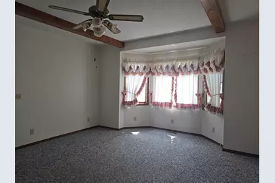 237 W Locust Street, Carthage, IL 62321 - Photo 3