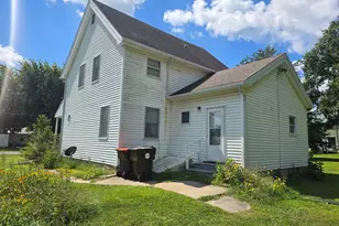 237 W Locust St, Carthage, IL 62321 - Photo 27