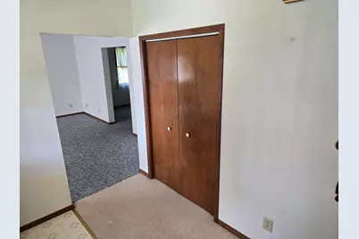 237 W Locust Street, Carthage, IL 62321 - Photo 5