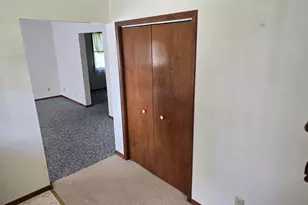 237 W Locust St, Carthage, IL 62321 - Photo 5