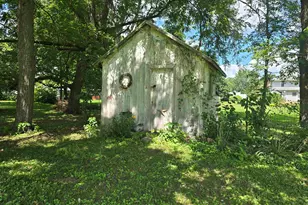 237 W Locust St, Carthage, IL 62321 - Photo 29