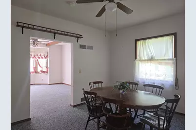 237 W Locust Street, Carthage, IL 62321 - Photo 7