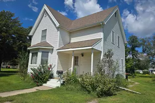 237 W Locust St, Carthage, IL 62321 - Photo 25