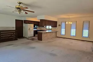 700 N Haven Dr, Carthage, IL 62321 - Photo 5