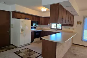 700 N Haven Dr, Carthage, IL 62321 - Photo 3