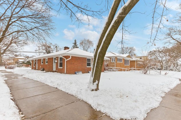 1826 Cleveland St, Evanston IL  60202-1902 exterior