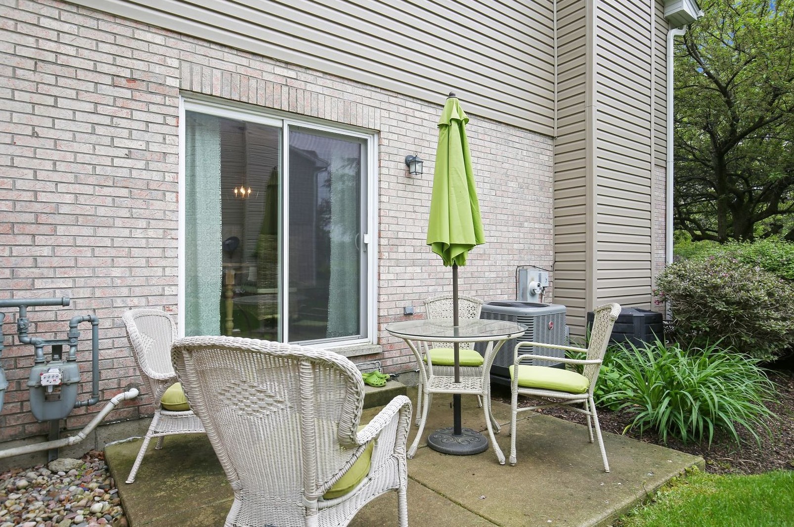 818 1st St, Elburn IL  60119-8972 exterior