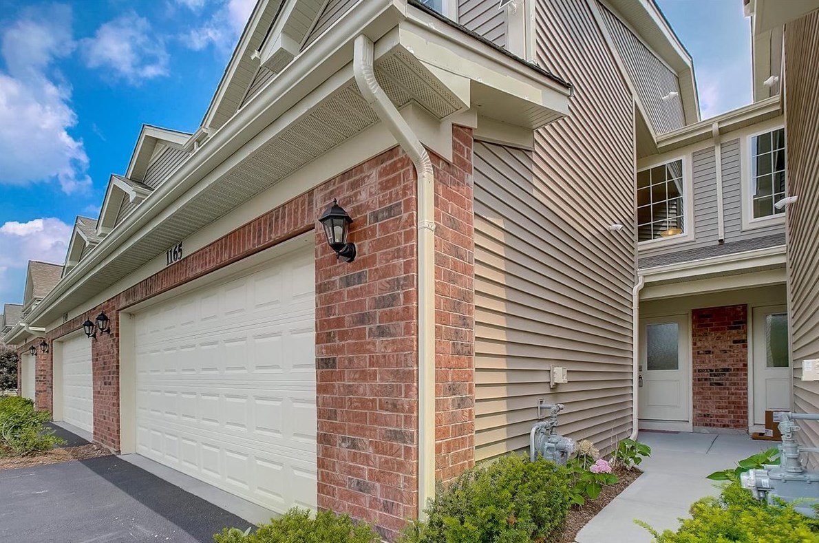1165 Lake Dr, Trout Valley IL  60013-1612 exterior