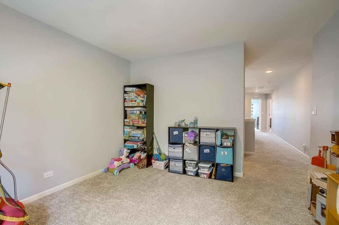 1165 Lake Dr, Trout Valley IL  60013-1612 exterior