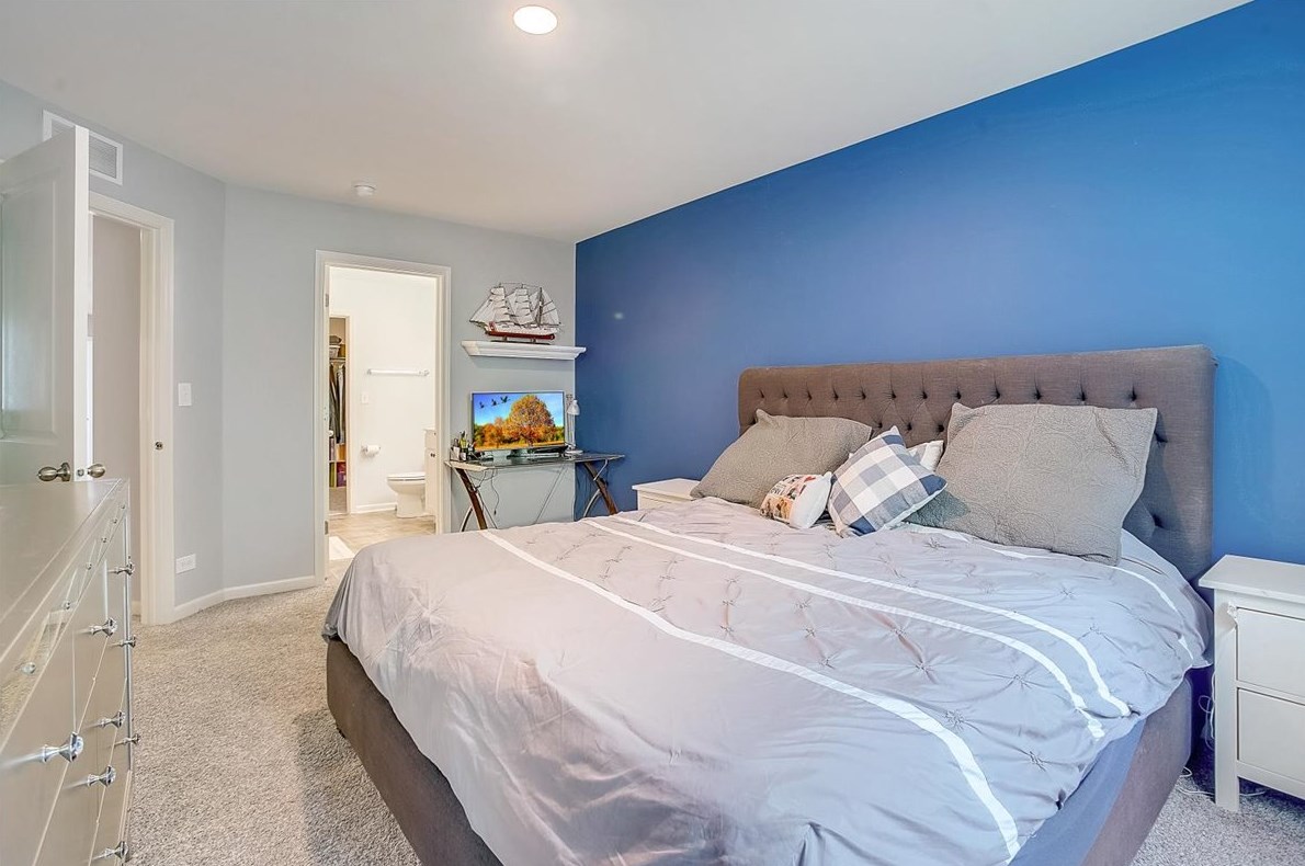 1165 Lake Dr, Trout Valley IL  60013-1612 exterior