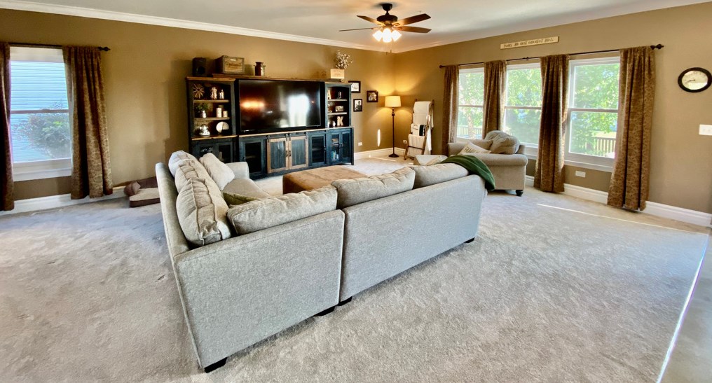 1202 Pattee Ave, Elburn IL  60119-7835 exterior