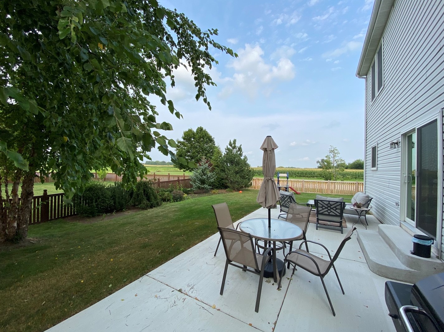 1202 Pattee Ave, Elburn IL  60119-7835 exterior