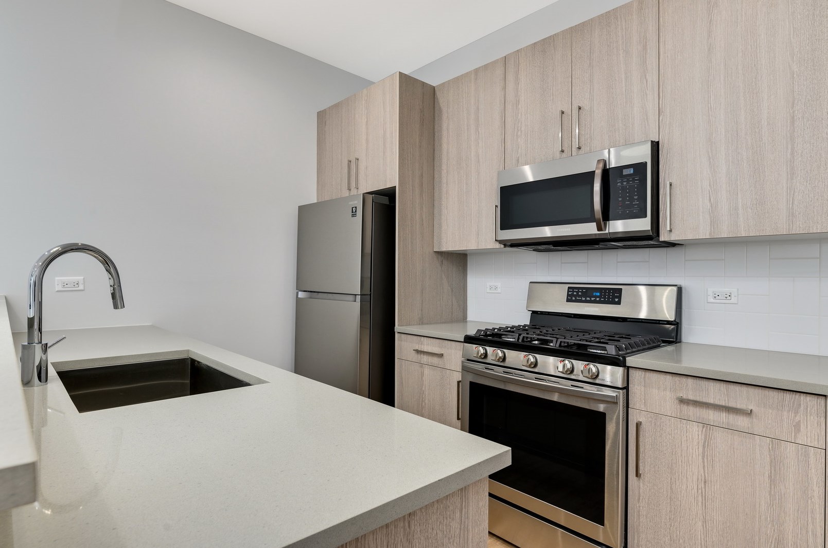 1807 W Division St #302, Chicago, IL 60647