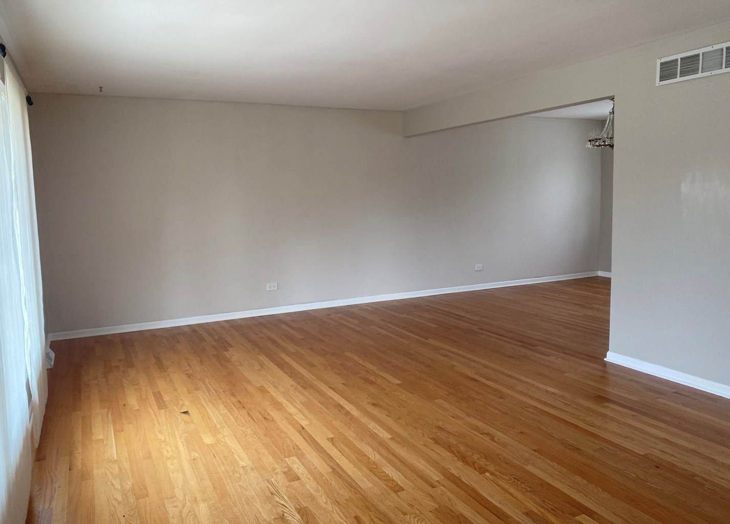 1814 Holly Ave, Oak Brook IL  60561-3517 exterior