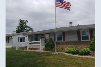 122 Laura Lane - Photo 1