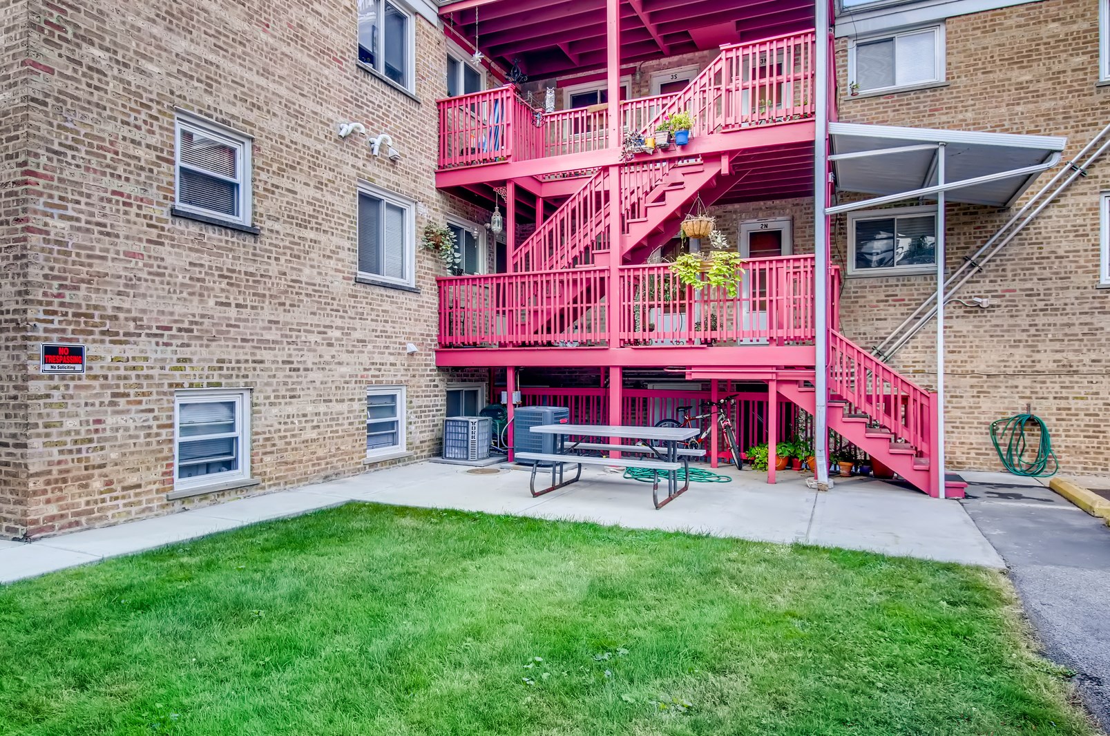 101 Ashland Ave, Evanston IL  60202-3769 exterior