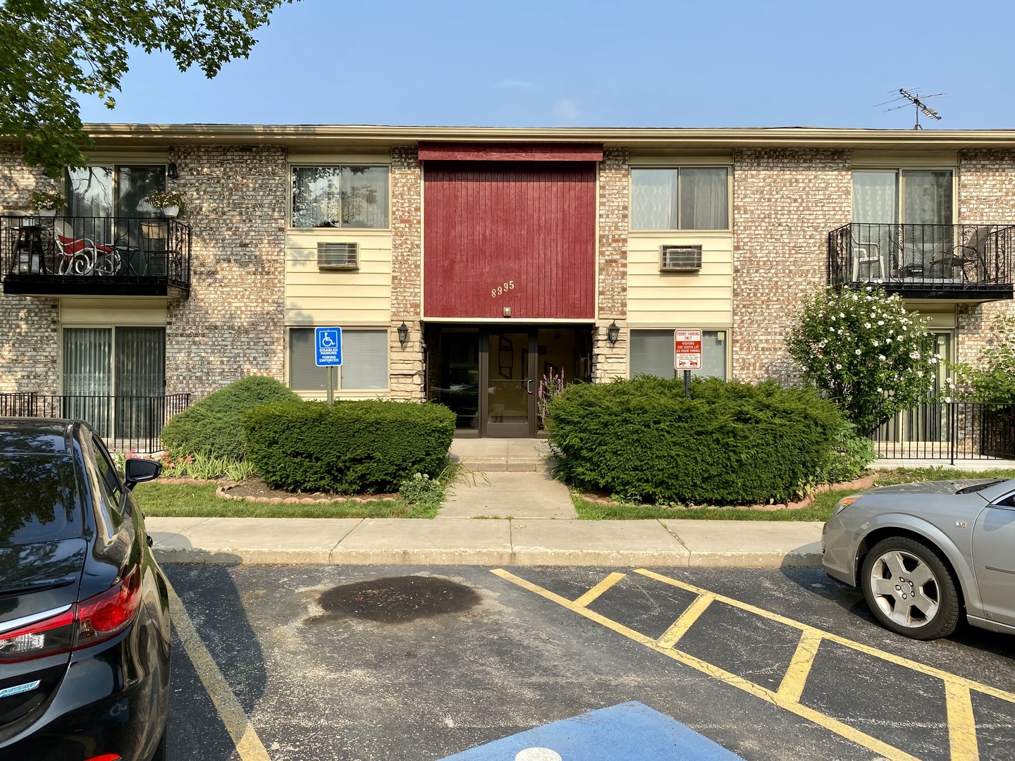 8995 Kennedy Dr #202B, Des Plaines, IL 60016 - MLS ...