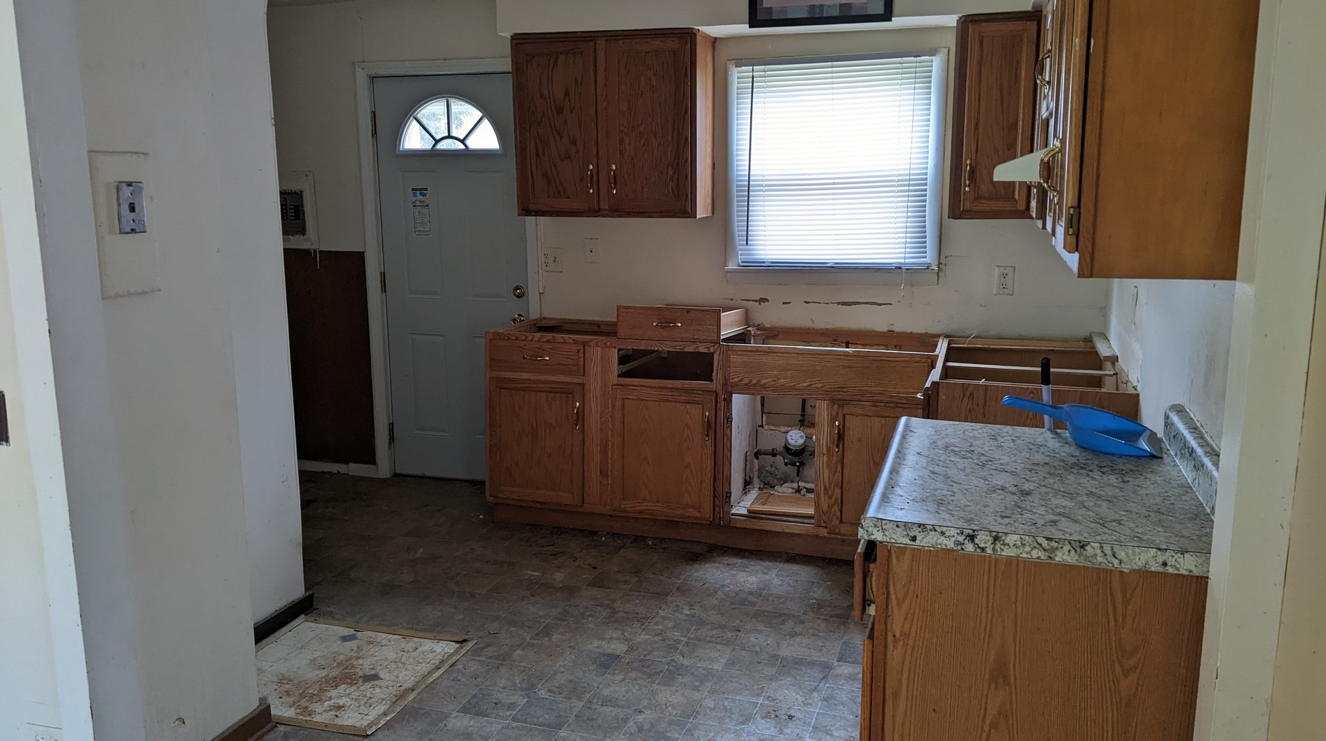 1324 Cherokee Dr, Volo IL  60073-1513 exterior