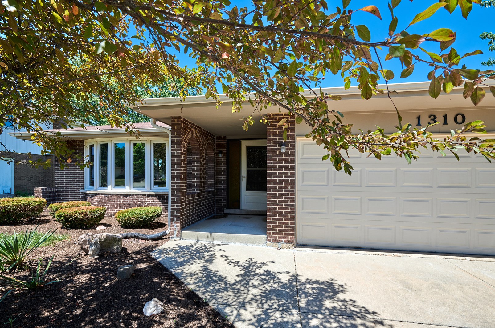 1310 67th Pl, Downers Grove IL  60516-3326 exterior