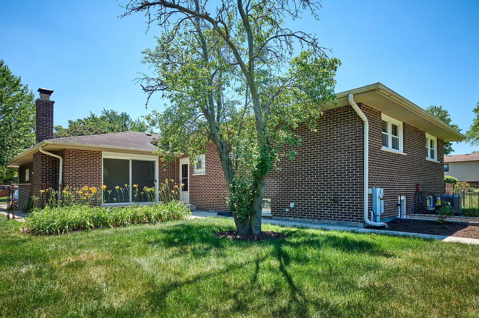 1310 67th Pl, Downers Grove IL  60516-3326 exterior