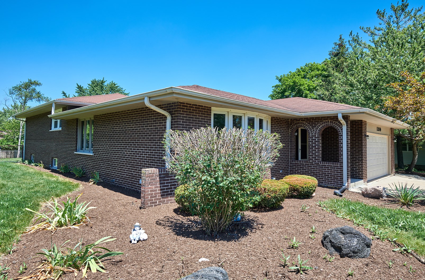 1310 67th Pl, Downers Grove IL  60516-3326 exterior