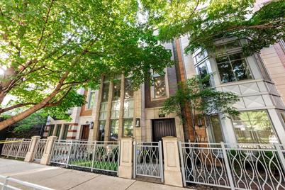 428 W Huron Street - Photo 1