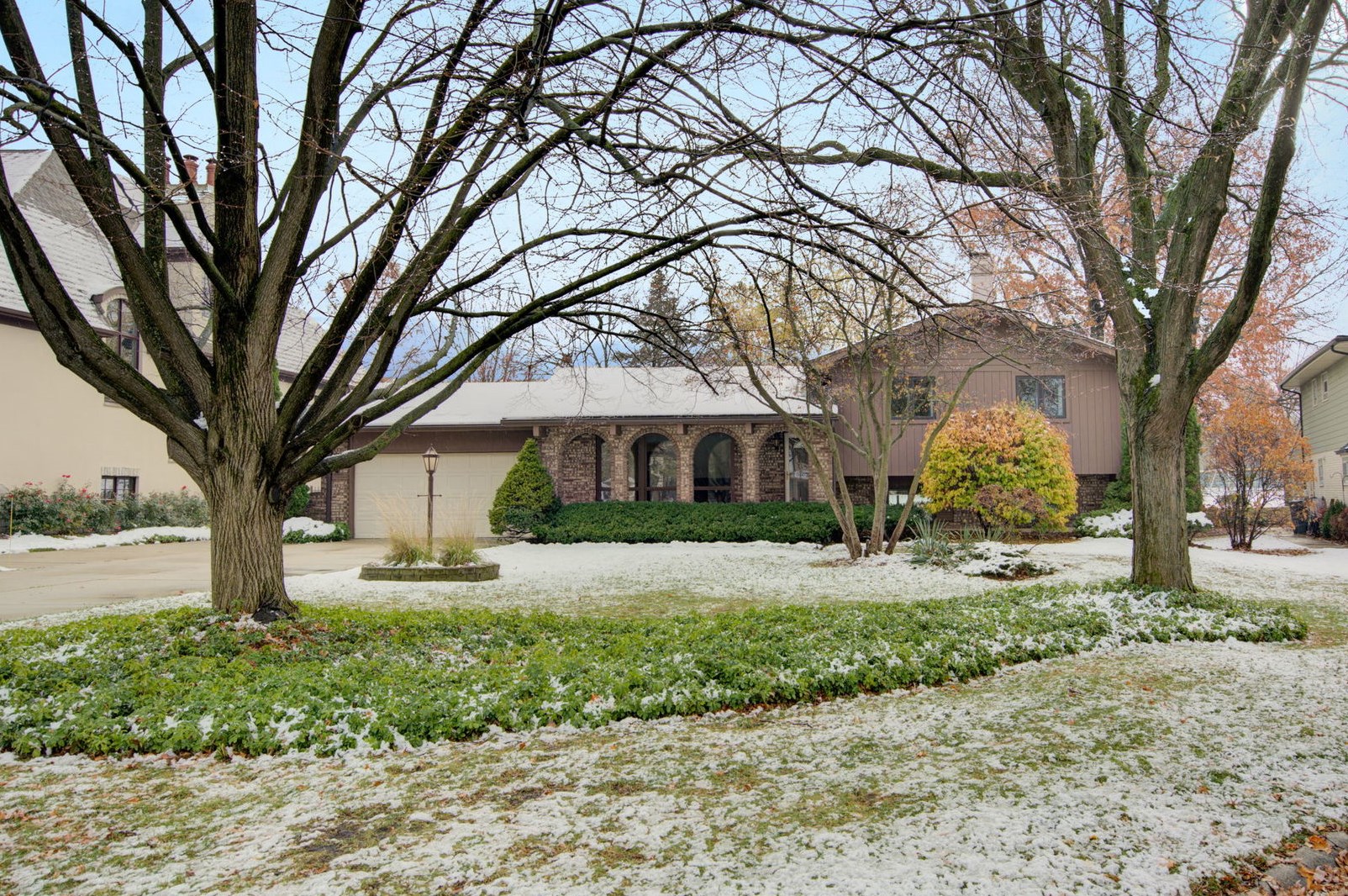 241 Herbert St, Downers Grove IL  60515-2206 exterior