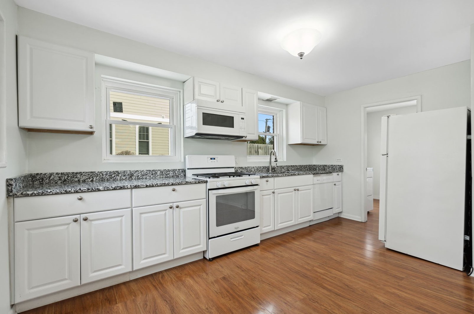 811 Justina St, Oak Brook IL  60521-2426 exterior