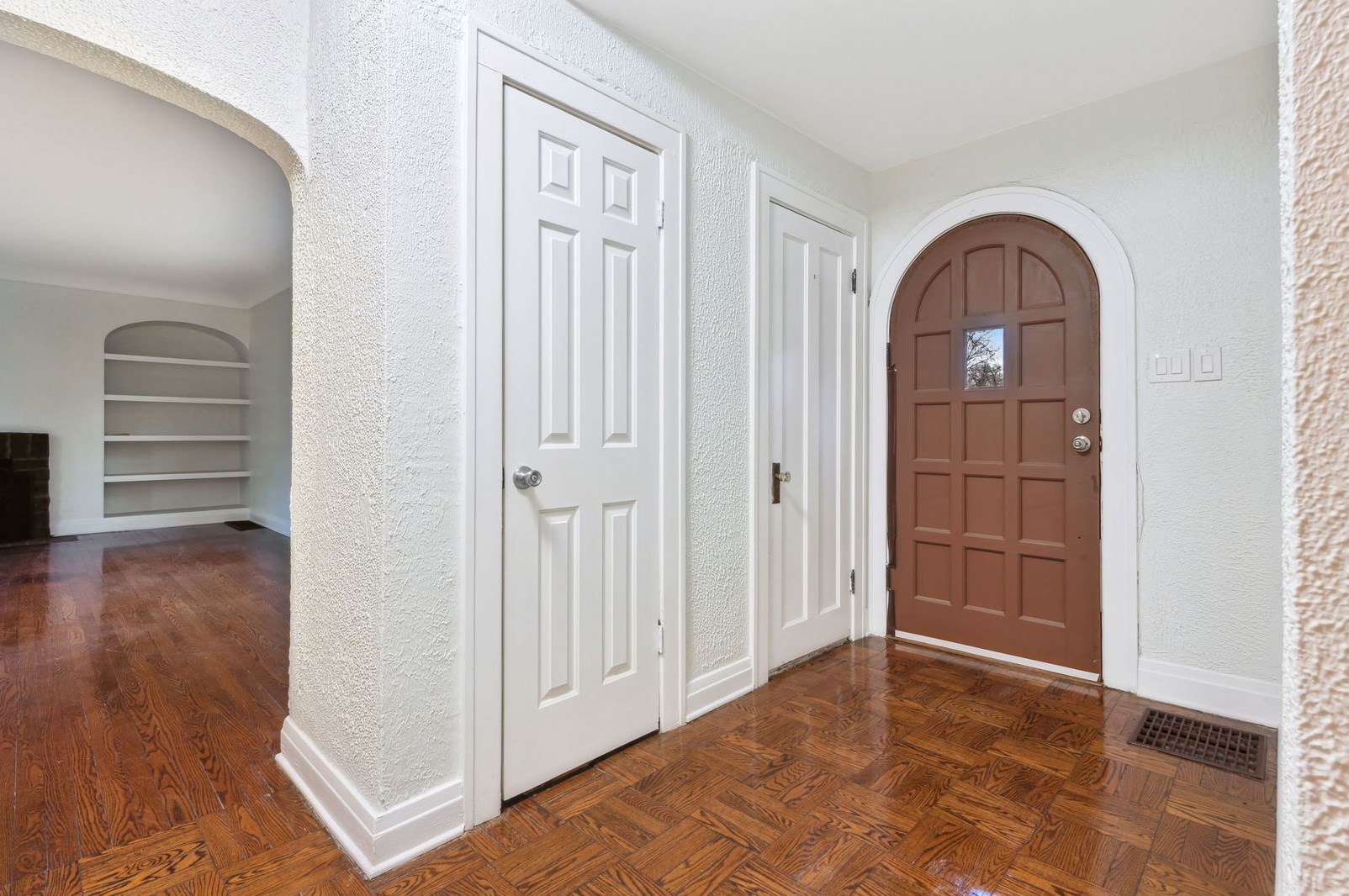 812 Phillippa St, Oak Brook IL  60521-2447 exterior