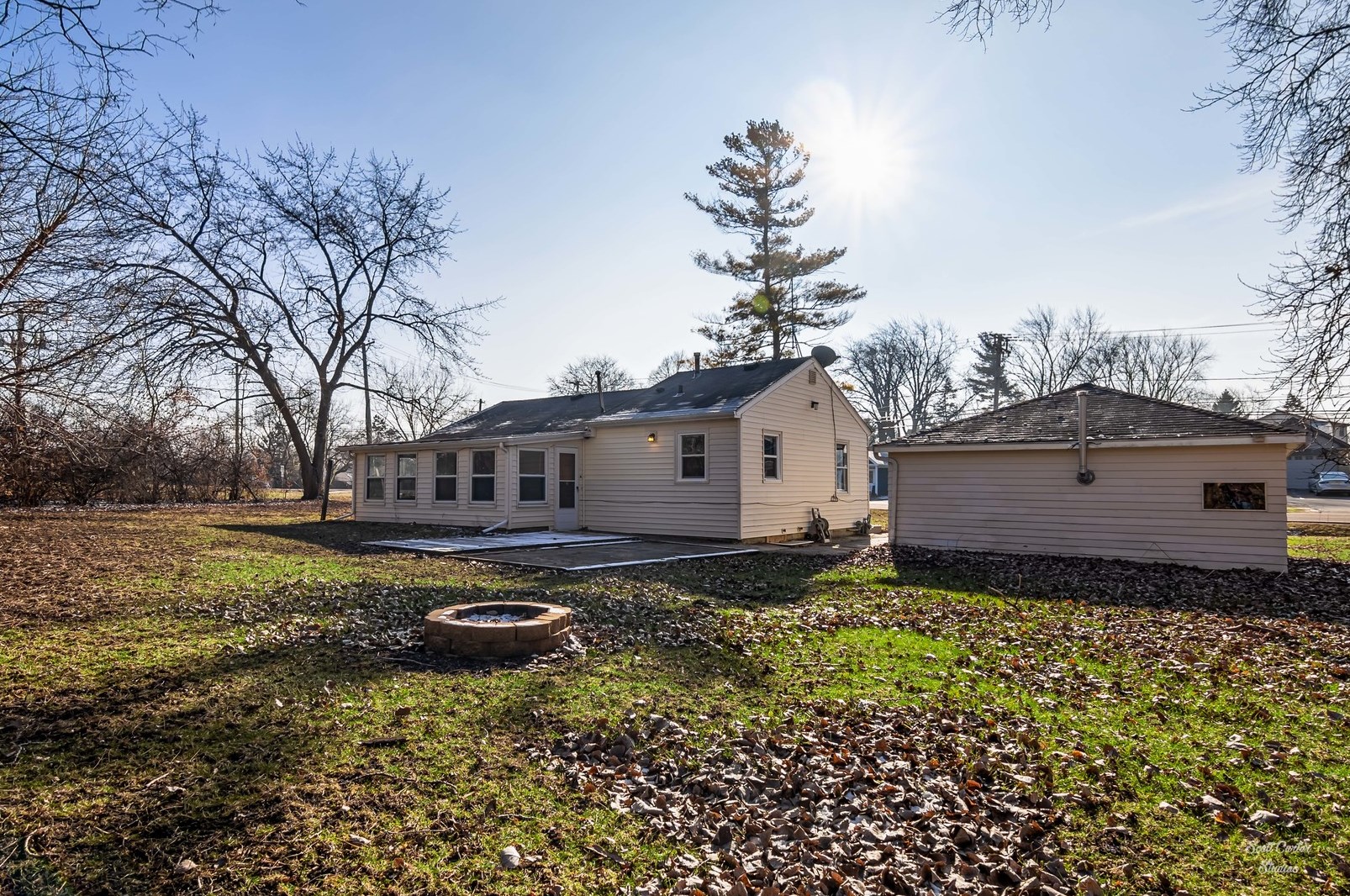 480 Grand Ave, Hoffman Estates IL  60047-2464 exterior