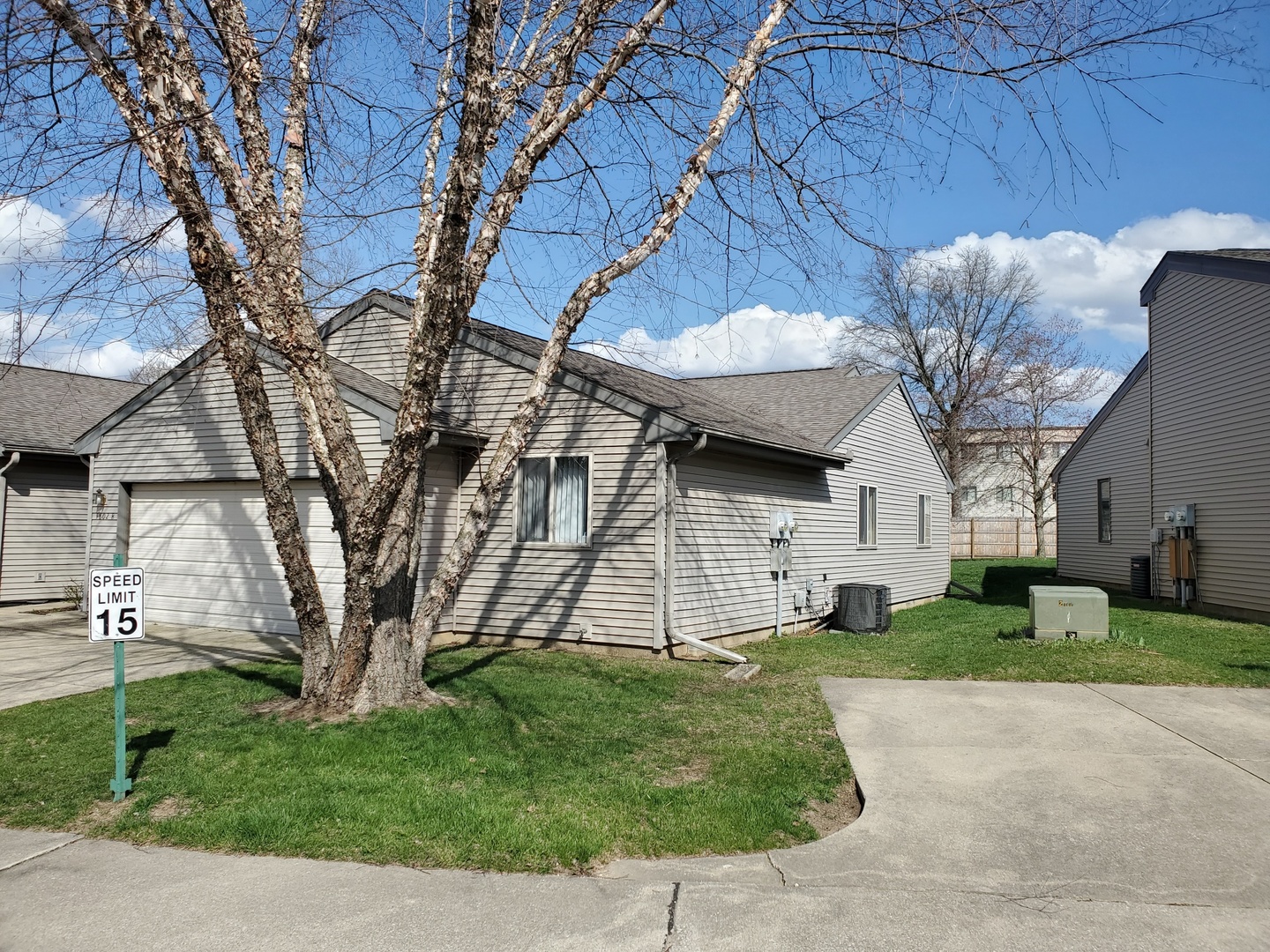 1802 Glenwood Oaks Ct #B, Urbana, IL 61801 - MLS 11759440 - Coldwell Banker