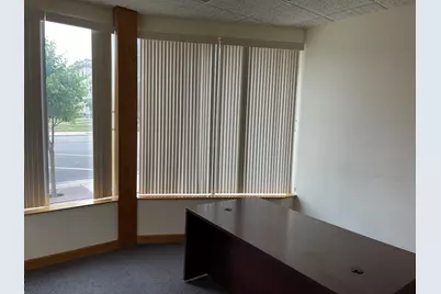 156 W State Street, Sycamore, IL 60178 - Photo 3