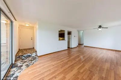 4 Parkside Court #8, Vernon Hills, IL 60061 - Photo 9