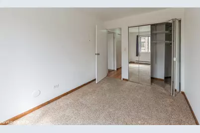 4 Parkside Court #8, Vernon Hills, IL 60061 - Photo 7