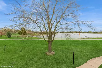 4 Parkside Court #8, Vernon Hills, IL 60061 - Photo 13