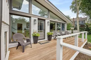1525 W Wiesbrook Rd, Wheaton, IL 60189 - Photo 3