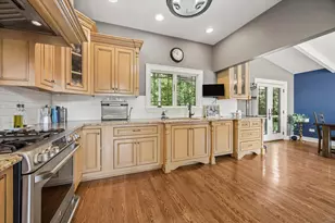 1525 W Wiesbrook Rd, Wheaton, IL 60189 - Photo 9