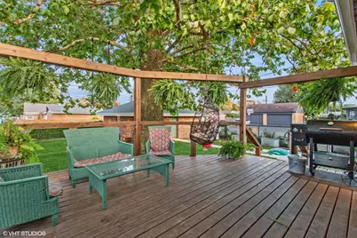 9559 Kilpatrick Avenue, Oak Lawn, IL 60453 - Photo 11