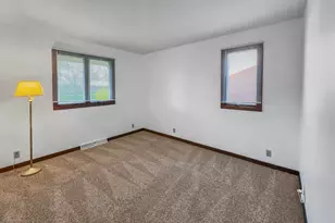 609 E Porter Ave, Watseka, IL 60970 - Photo 13
