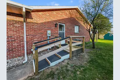 609 E Porter Avenue, Watseka, IL 60970 - Photo 17