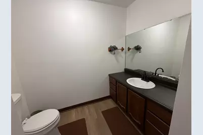 609 E Porter Avenue, Watseka, IL 60970 - Photo 7