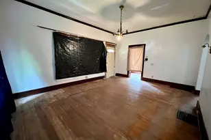 657 W Wood St, Decatur, IL 62522 - Photo 9