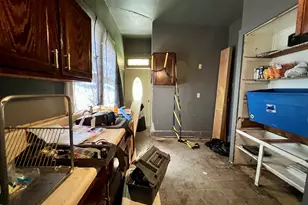 657 W Wood St, Decatur, IL 62522 - Photo 13